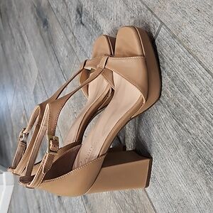 27 EDIT Naturalizer Jae Leather T-Strap Platform Dress Sandals